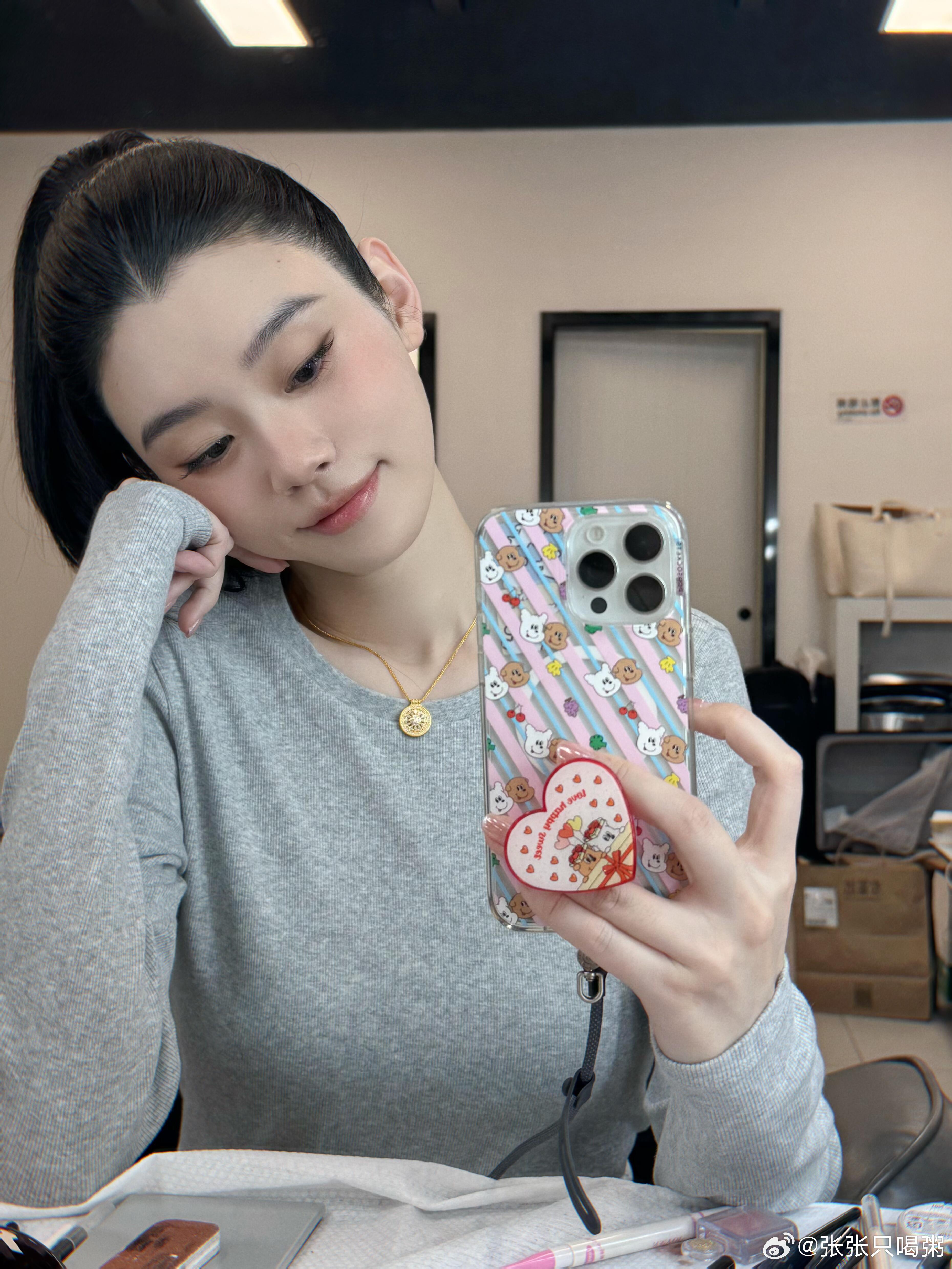 奚梦瑶何猷君两夫妻越长越像了！ 