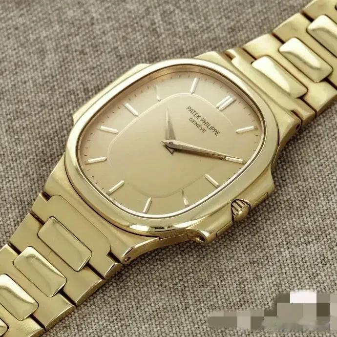  百达翡丽
PATEK PHILIPPE
3770于1980年春季推出。
当时，