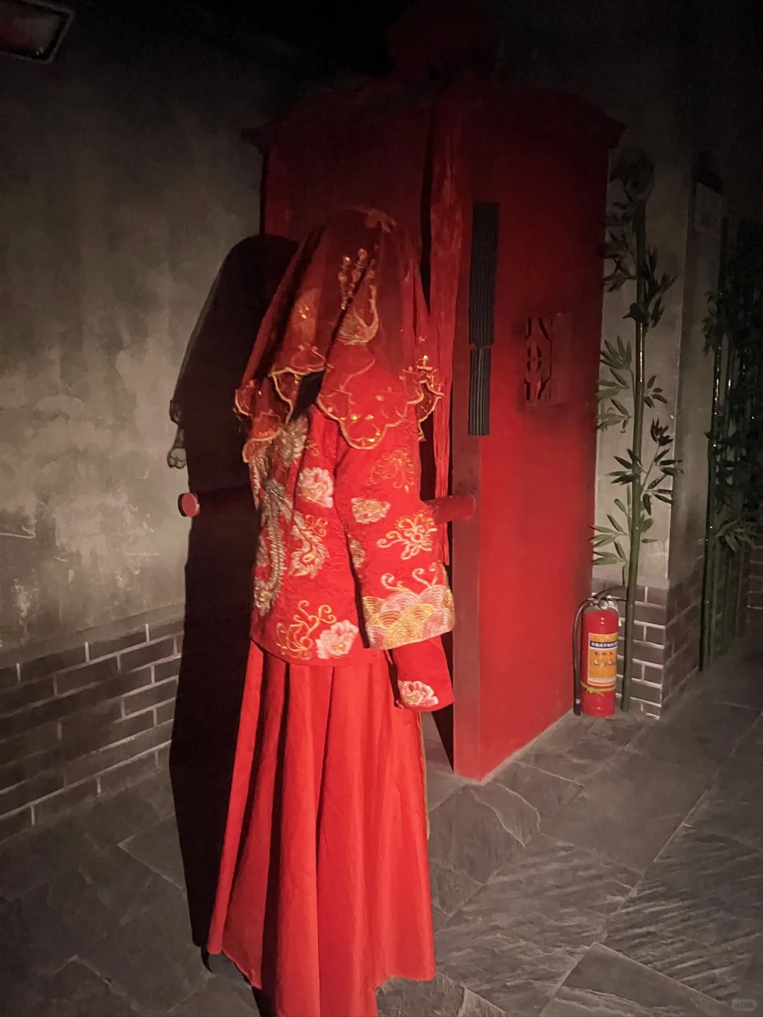 😱恐怖烧脑的密室逃脱之旅，你敢来挑战吗？👻