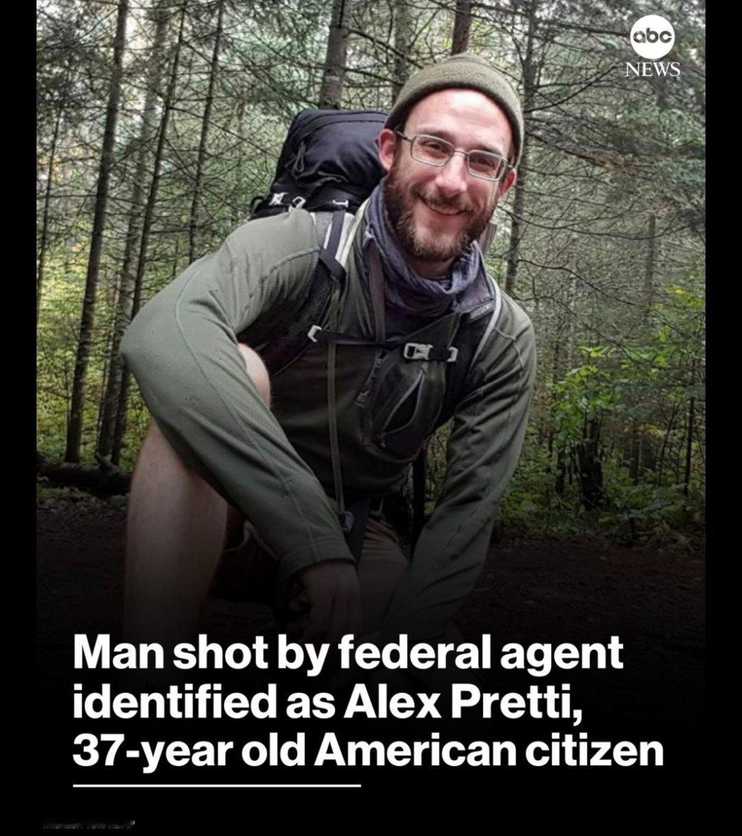 ice 又当街射杀了一个 37 岁的美国白人。。。仅仅是因为他拿手机拍摄 ice