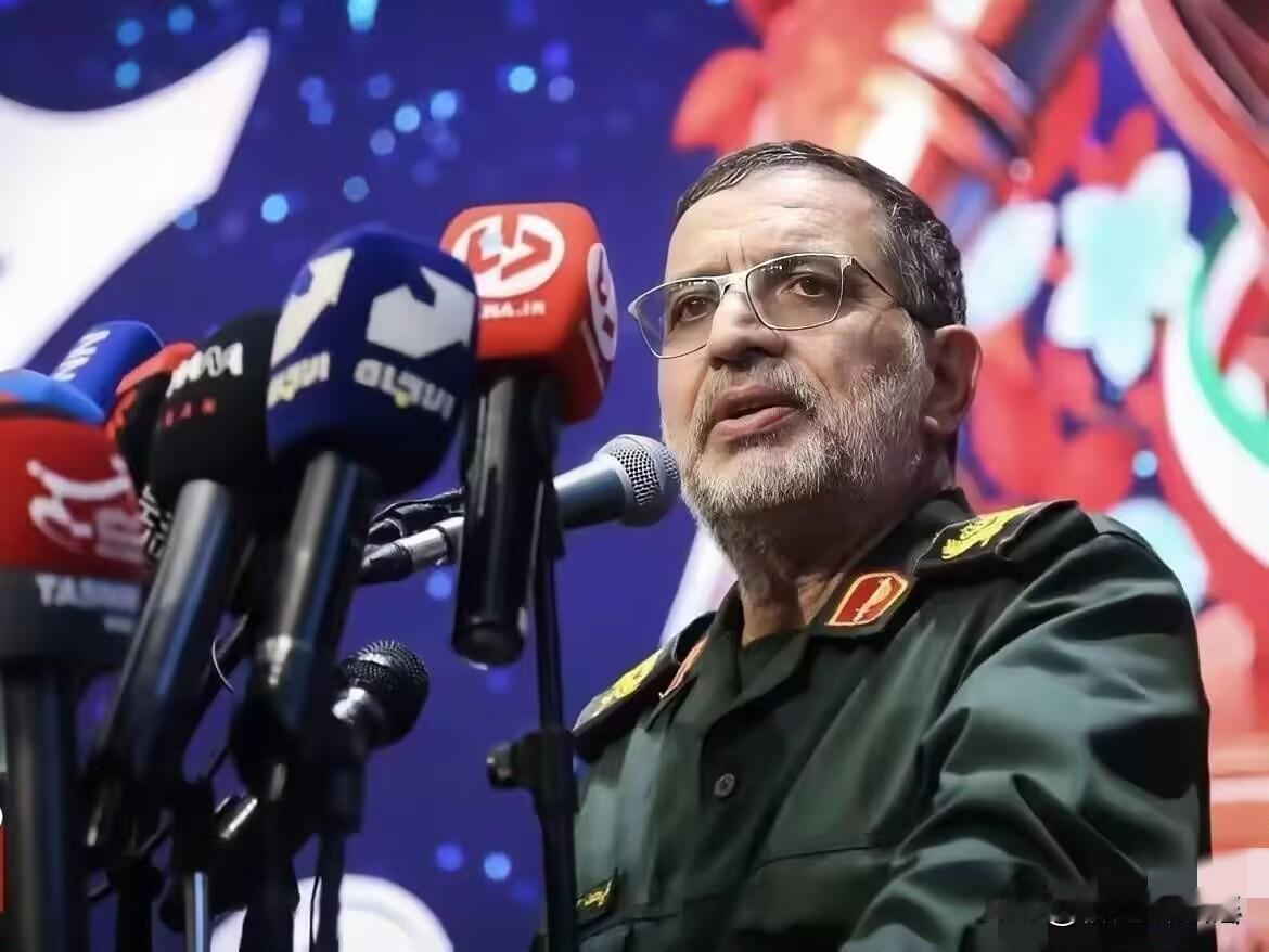 伊朗摊牌了。4月18日，伊朗海军司令伊拉尼直接开火，怒斥美国对伊朗的海上封锁根本