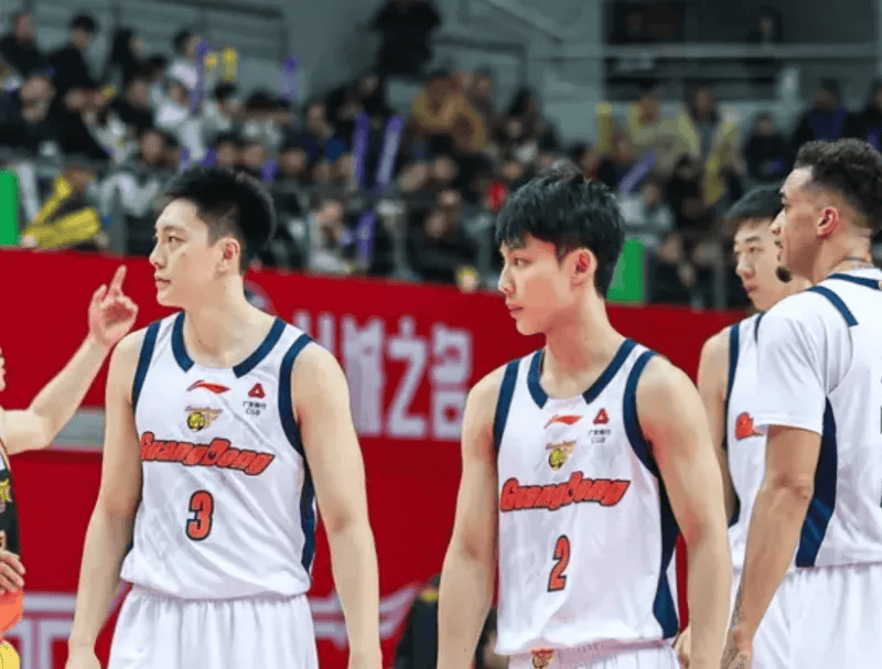 今晚广东vs四川大名单：崔永熙、胡明轩出战、徐杰在列