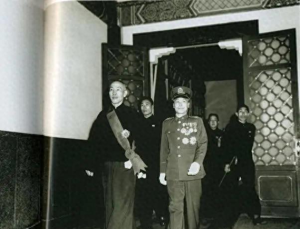 1948年李宗仁竞选副总统的全过程，是如何成为加速蒋介石政权分裂瓦解的重要因素？