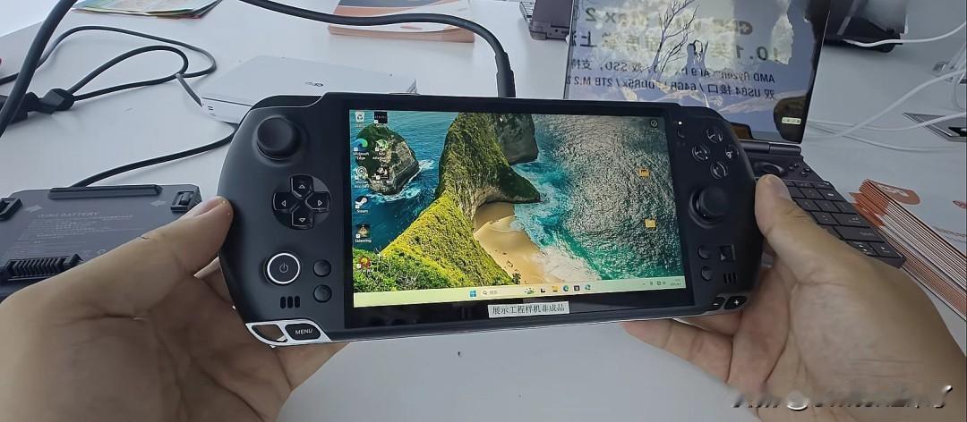 【最强掌机来了！】首批GPD Win 5掌机实测数据证实了这款迷你设备的非凡游戏