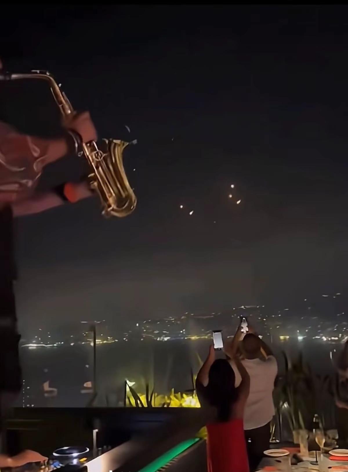 中东战火燃烧，资本世界的一些富人把“隔岸观火”和“隔江犹唱后庭花”给演绎得淋漓尽