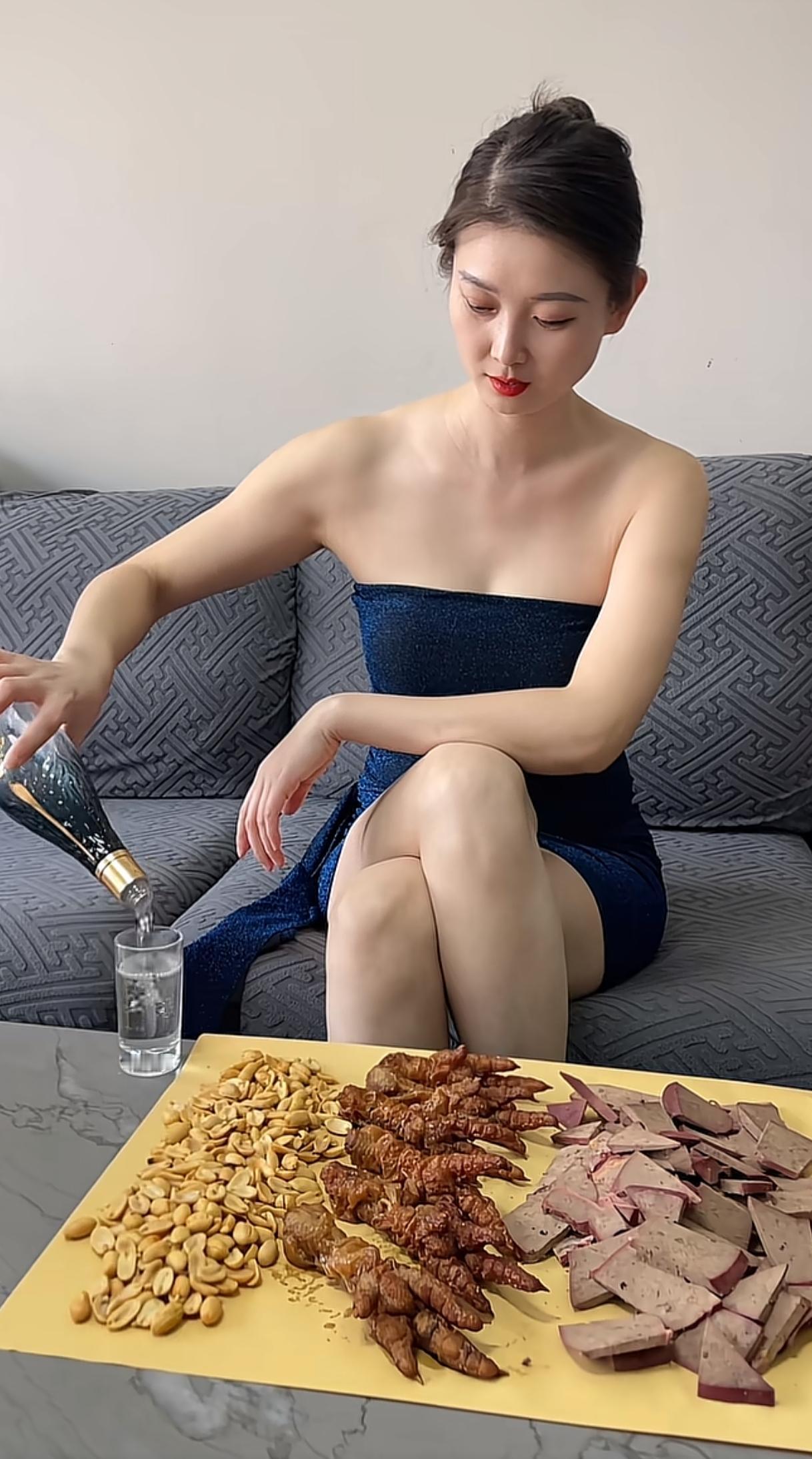 什么样的女人才能称得上有气质? 甜妹的笑容有多治愈 分享你见到美女时的心情  你