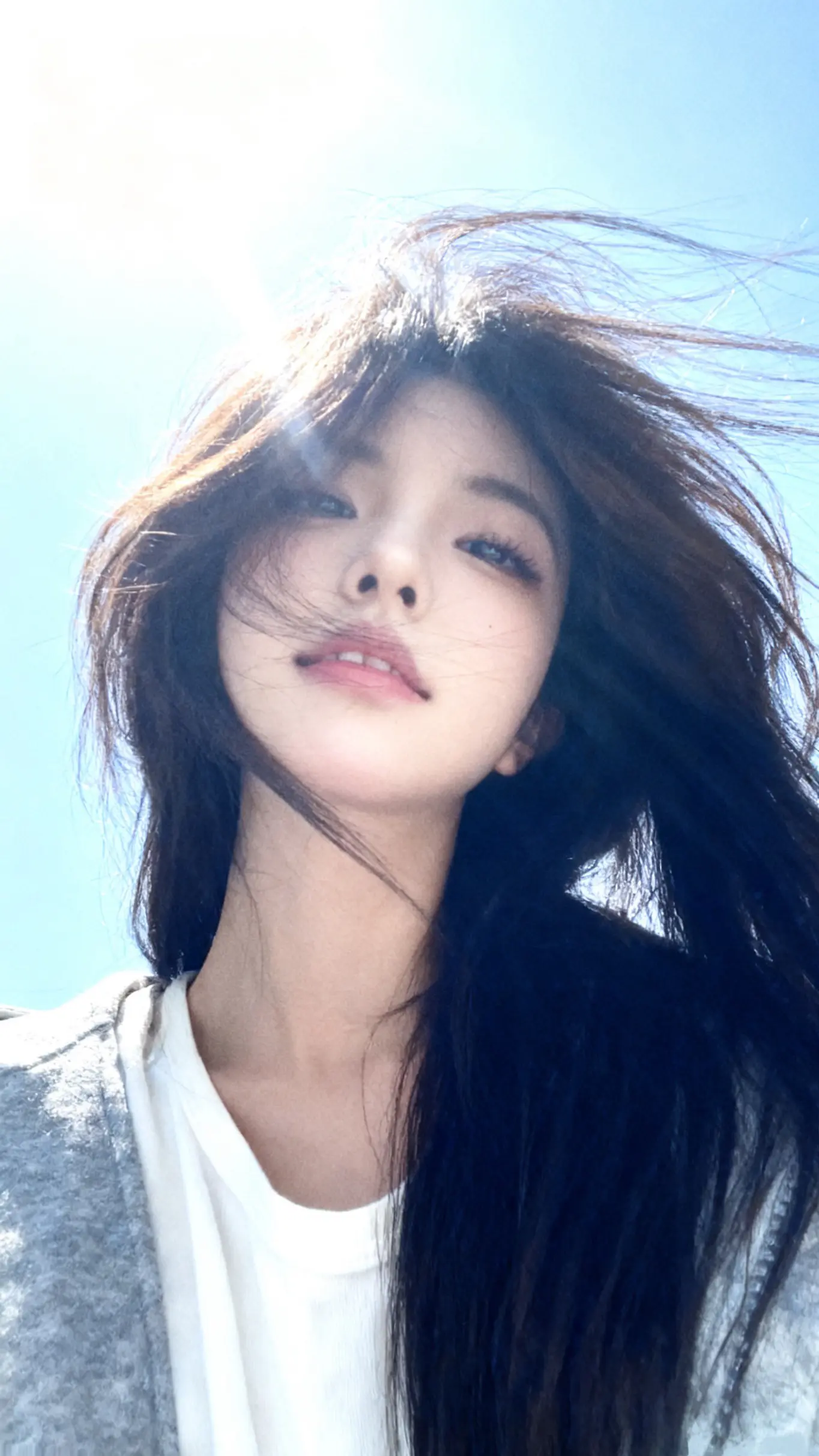 人和人真的很奇怪 能突然变得很熟悉 也能突然变得很陌生