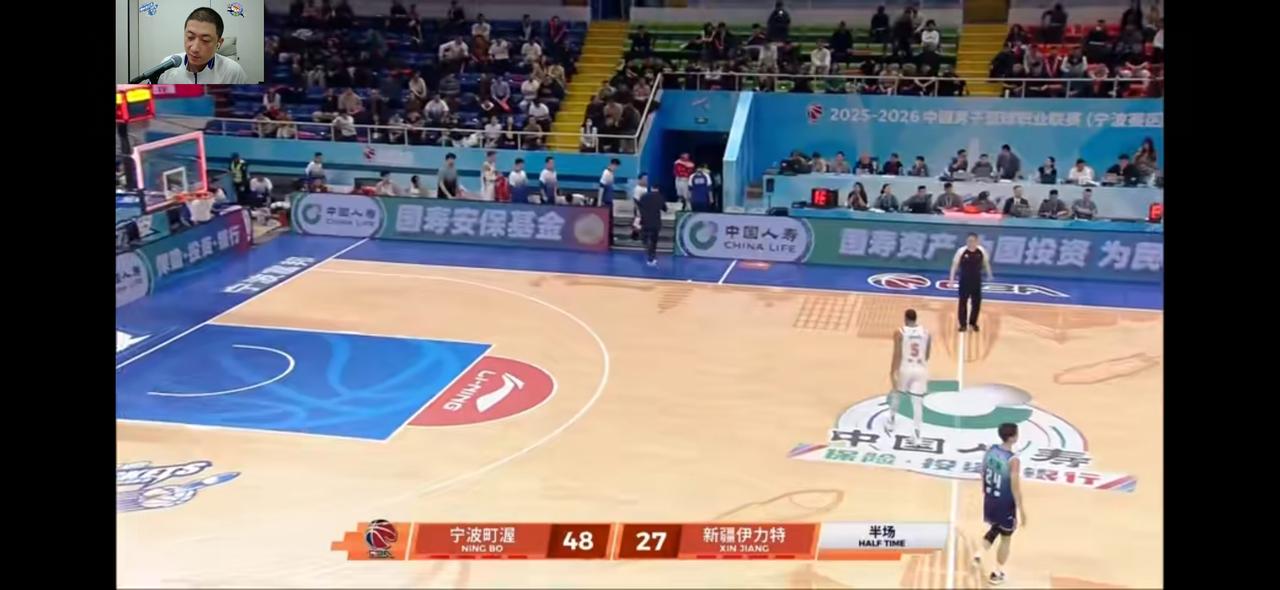 可怜的新疆飞虎男篮上半场比赛大比分落后

         在刚刚结束的新疆飞虎