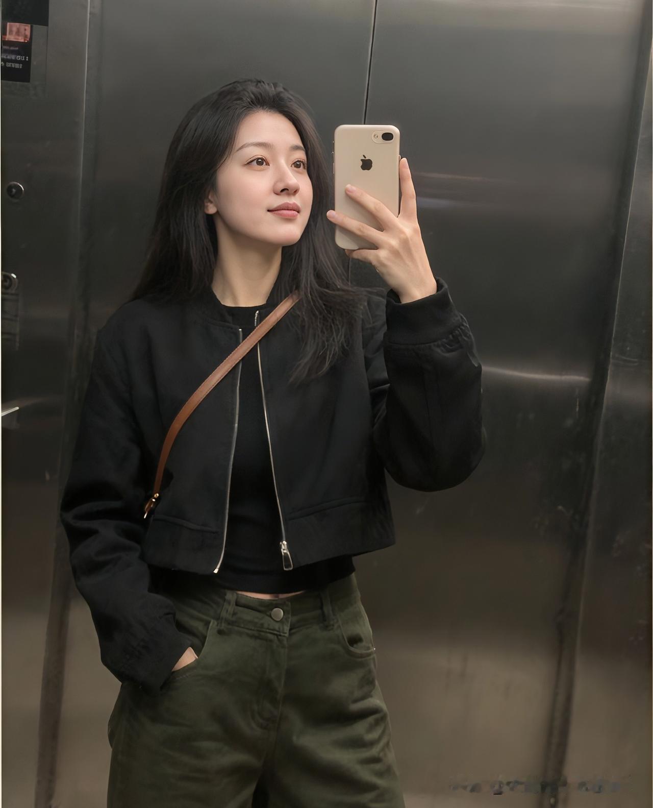 情感里
最有魅力的男人，
不是多帅多有钱，
而是懂尊重、有担当！
吵架不冷战，