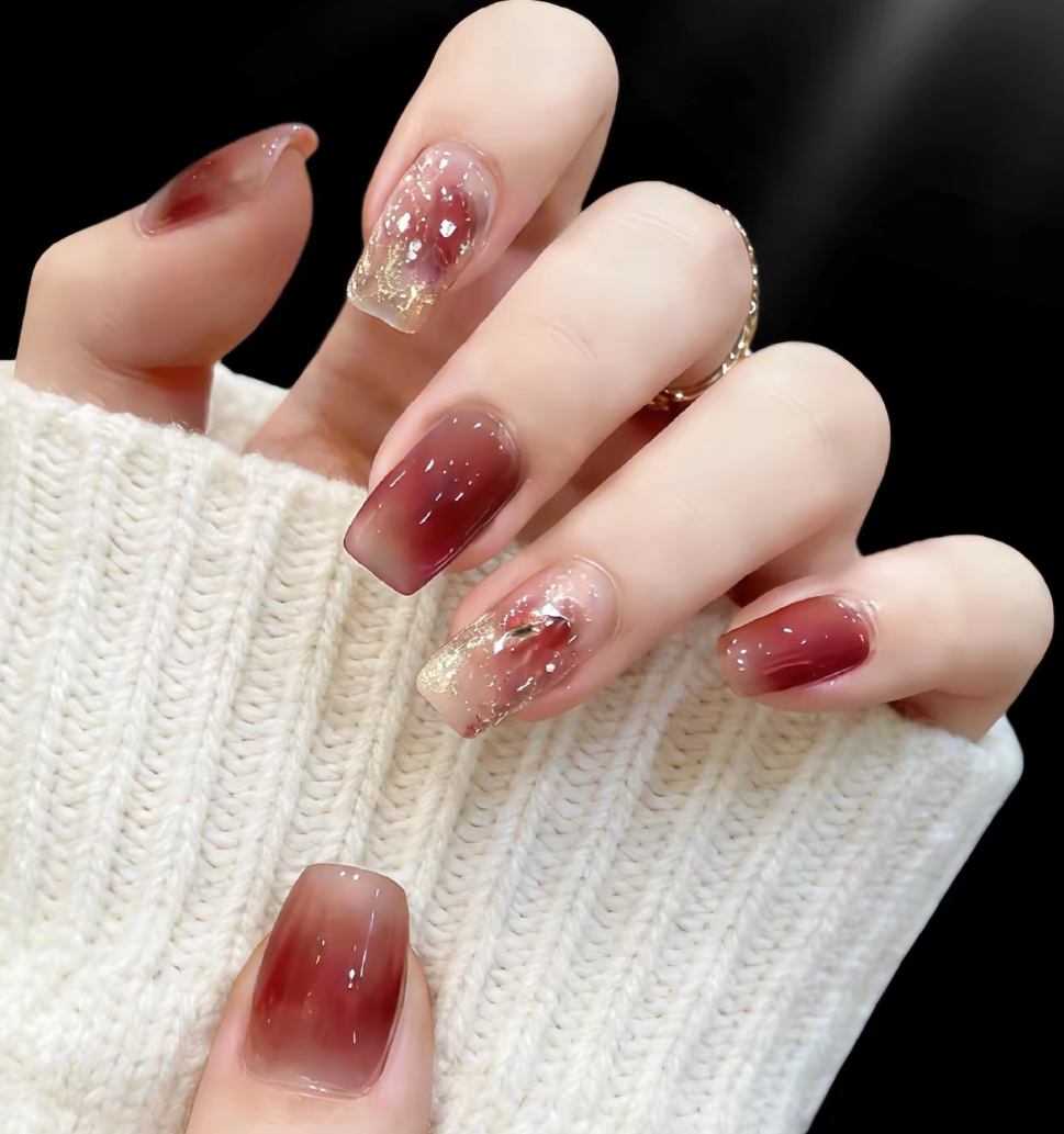 美甲已经进化成这样了吗这美甲界也来些卷王了吗？精致显手长的美甲，好看是好看，就是