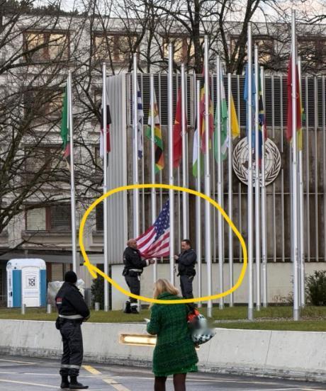 世卫组织今日有史以来首次撤下美国国旗！一个时代过去了！

放在十年前，没人能想象