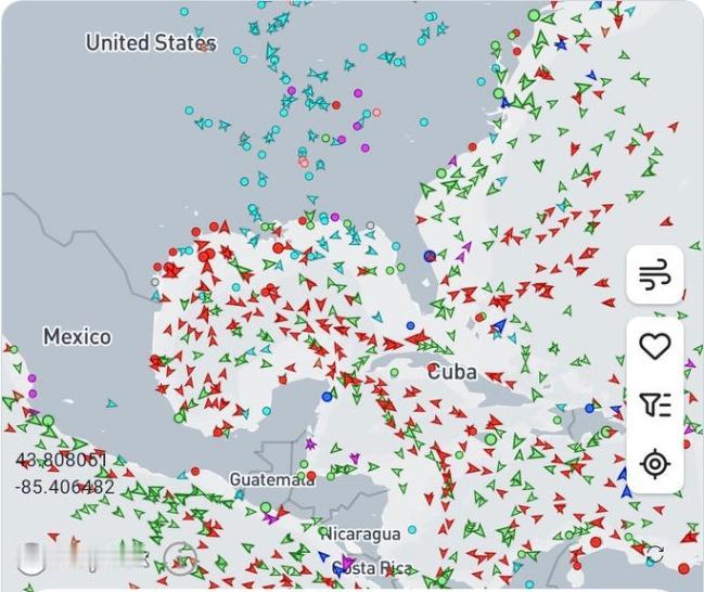 特朗普笑得合不拢嘴了。数据显示，霍尔姆斯海峡受阻，越来越多国家转向美国采购石油。