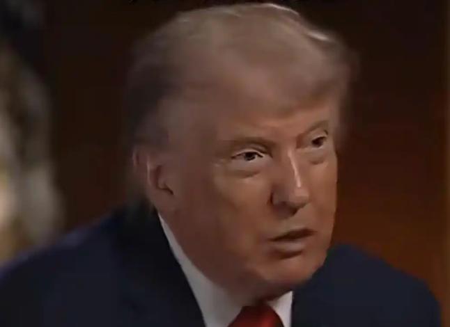 特朗普的政治舞台永不落幕。这边韩国政坛的“恩爱秀”刚演完，那边他就急着抢回话筒，