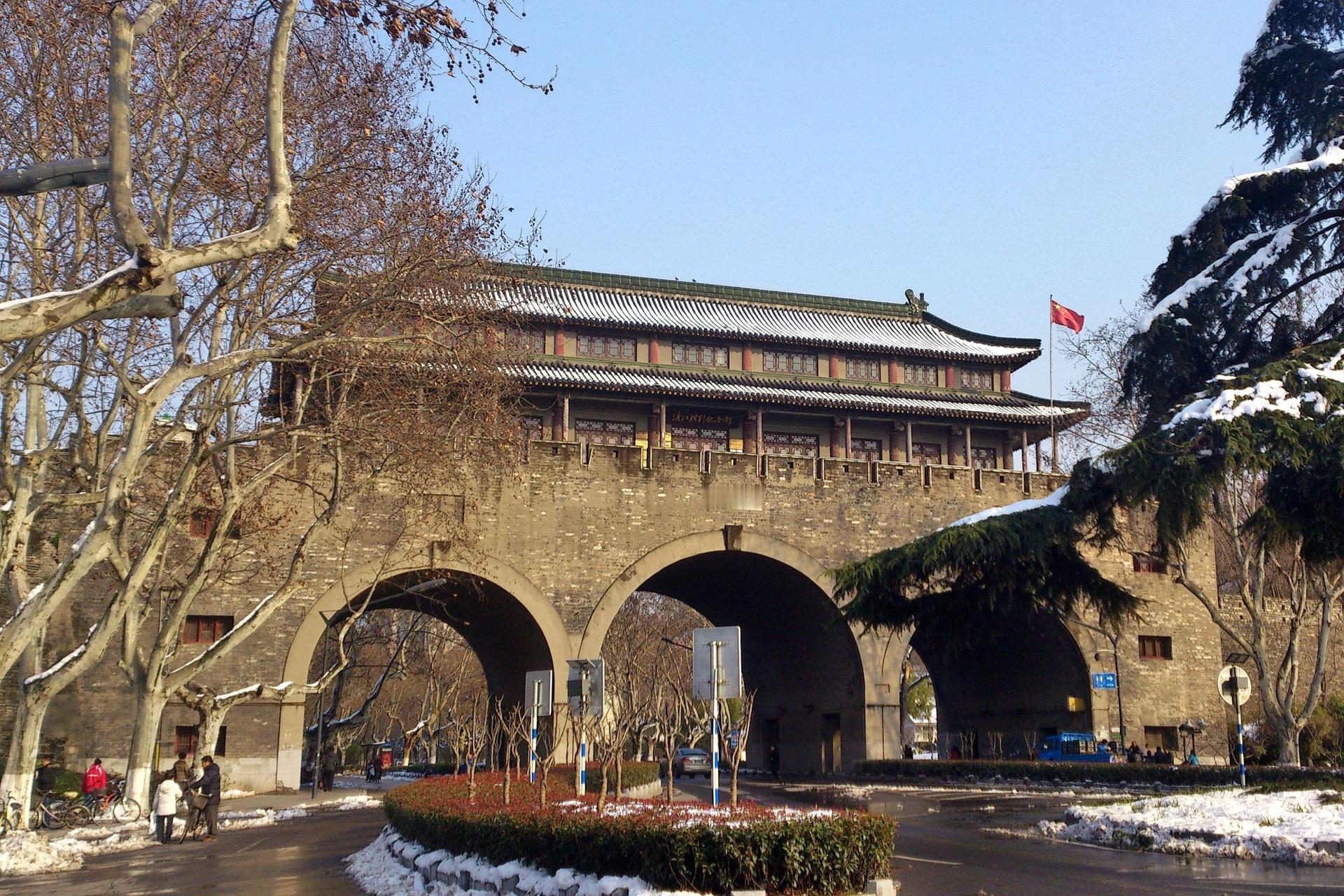 飞扬军事 1937年12月12日，党国飞将孙元良在雨花台失守后试图退往下关过江，