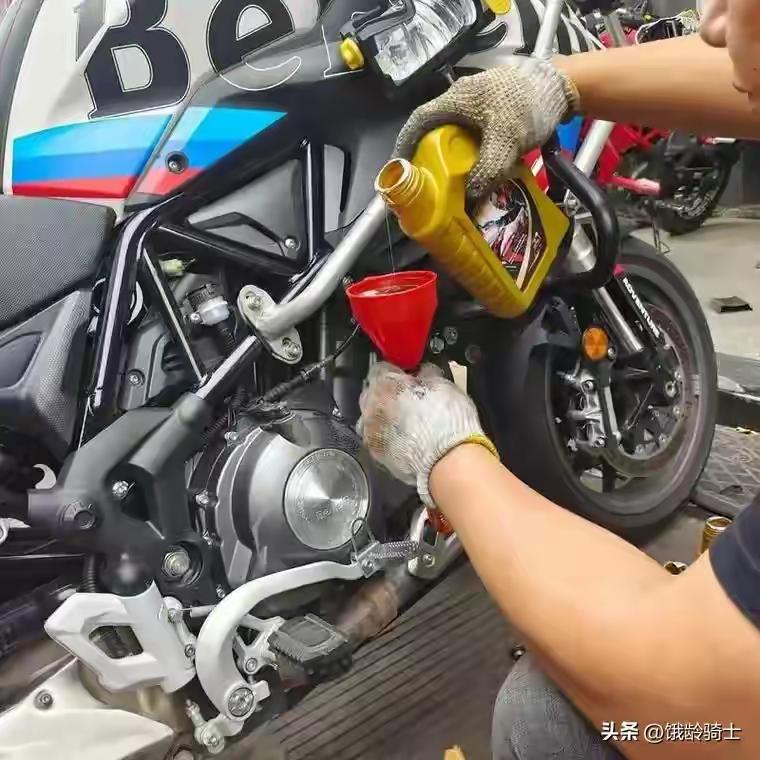 2026摩托车机油终极指南：按排量对号入座

先搞懂三个概念：

· JASO 