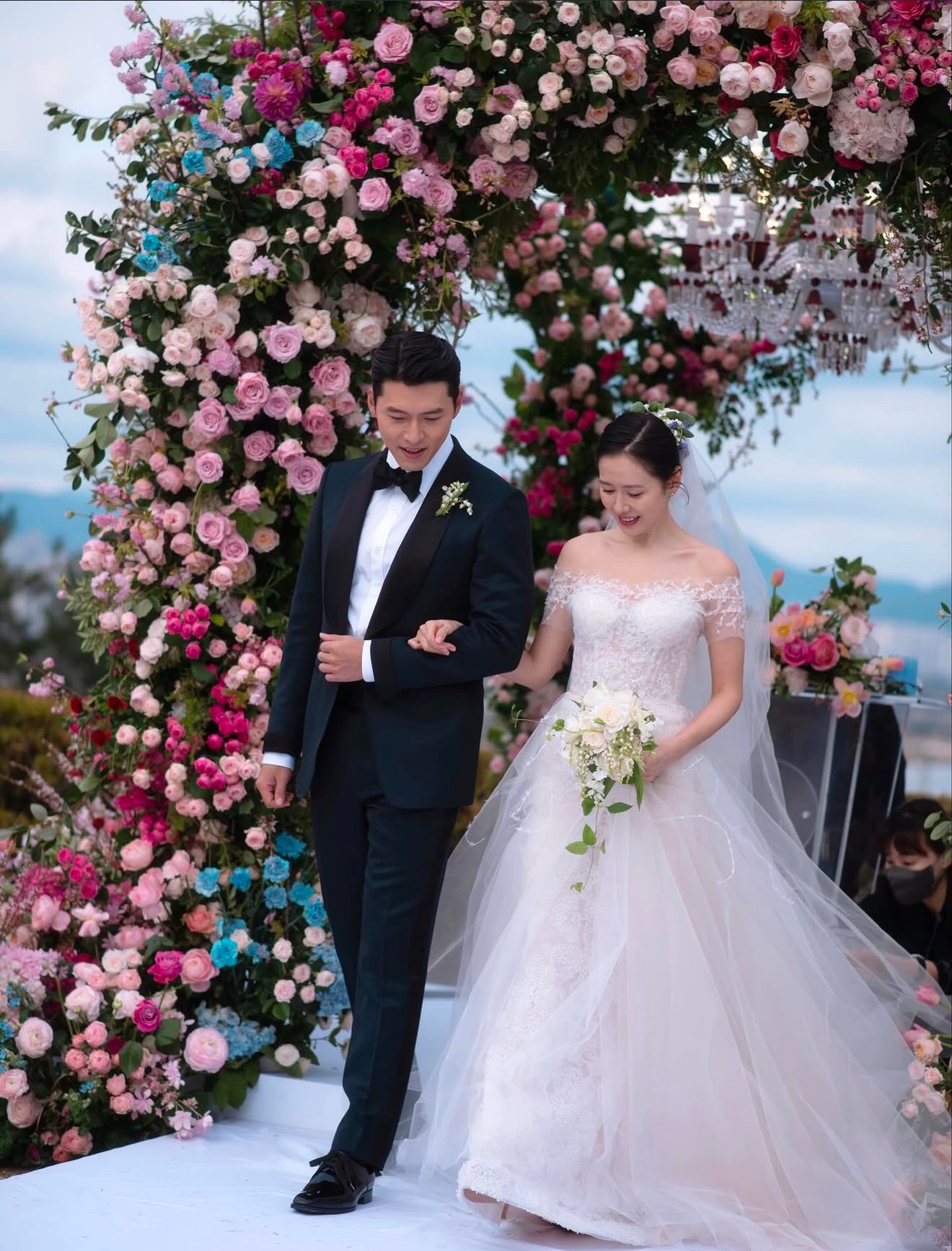 玄彬孙艺珍结婚四周年，姐又晒了没见过的婚纱照～“永远…在爱情和友情之间的某个位置