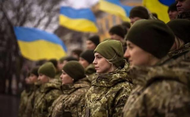 乌克兰为什么不选择投靠俄罗斯？那不是一样能保证安全吗？其实，乌克兰如果真的倒向俄