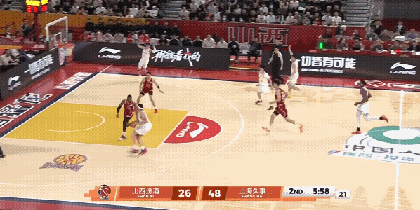 本来还以为今晚山西男篮主场打上海男篮会是很焦灼的比赛，没想到不到一节半，山西男篮