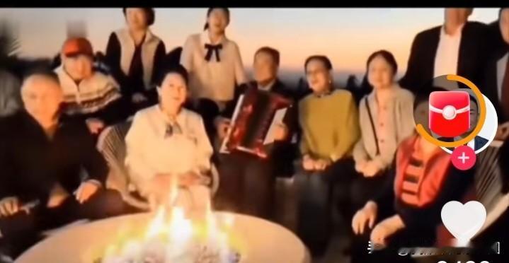 希望姜昆等艺术家表示沉默

据悉，相声表演艺术家姜昆，携一众旅居国外的艺术家，在