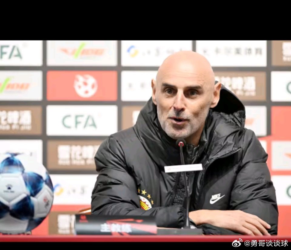 中超中超联赛 3月7日讯 今晚结束的中超第一轮中，上海海港主场1-2不敌河南俱乐