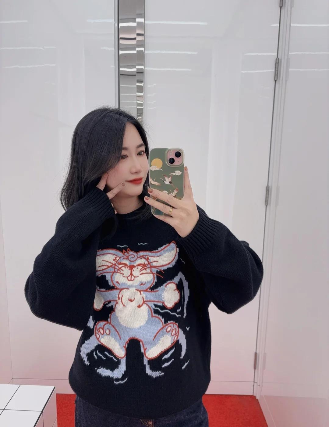 今天的快乐是赞多给的！
又又又穿了赞多同款！
这也算是情侣款了吧？
哈哈哈哈哈哈