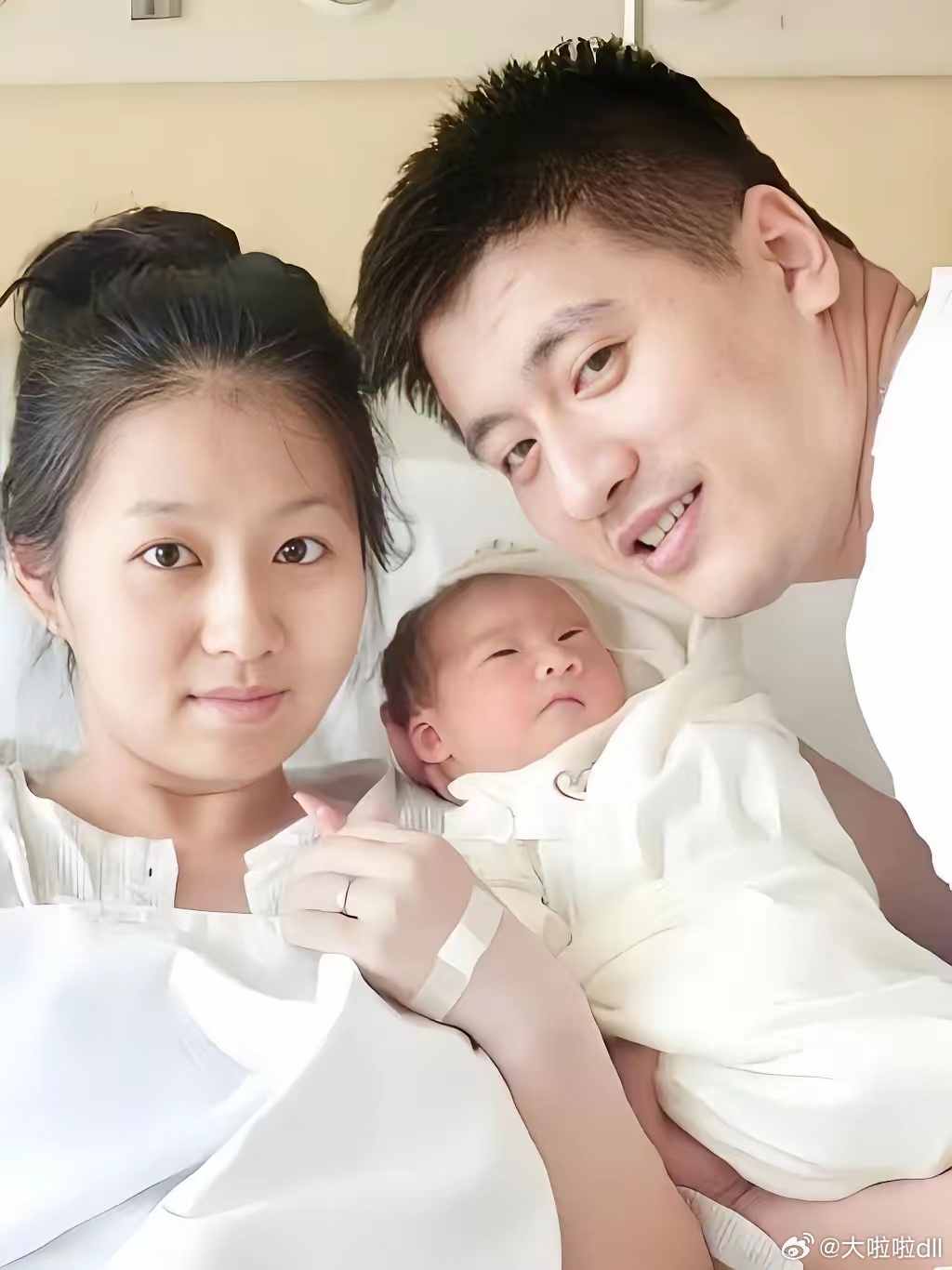 张雪峰女儿张姩菡，是张老师的心头肉，取名时都长达半年的时间研究，非常宠爱，而张姩