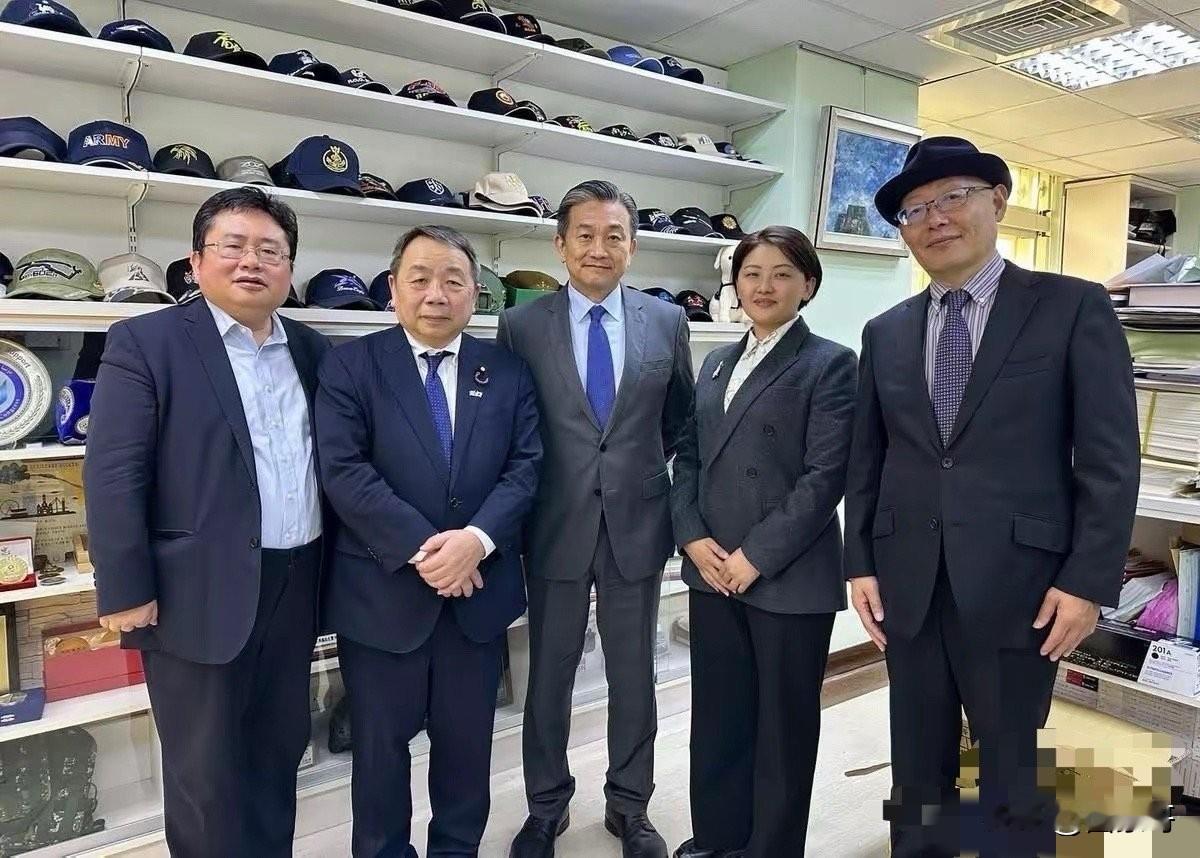 汉奸石平窜访台湾地区，并与王定宇、沈伯洋等“台独顽固分子”、“台独打手帮凶”沆瀣