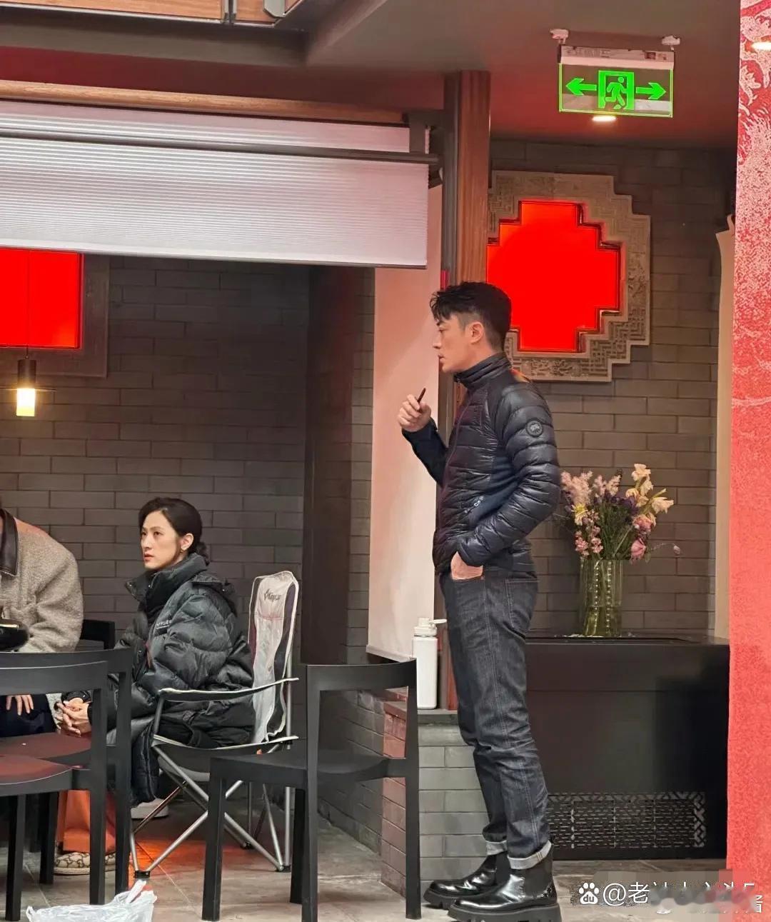 霍建华烟瘾大，面相变得有点凶了 ​​​