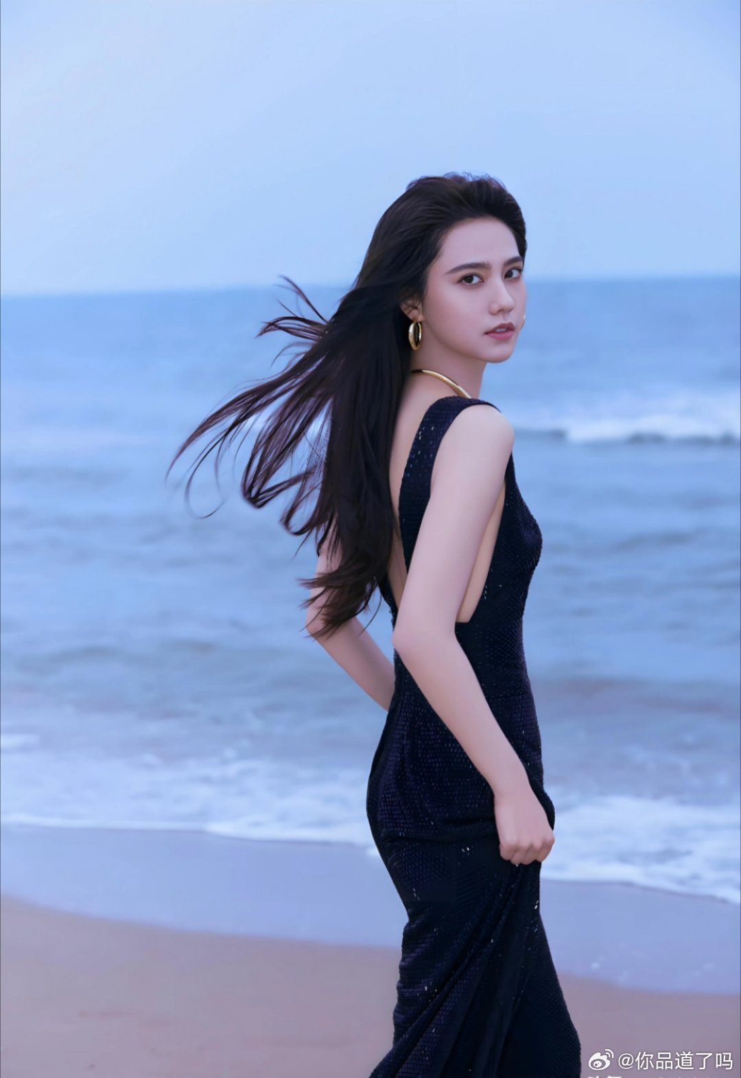 姜珮瑶总算熬出头了，终于拿到女主剧。这部桃厂的剧预计4月开机，男主搭档郭麒麟。她