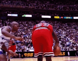 近距离看乔丹的总决赛最后一投绝杀，好像有点推人嫌疑，但是创造了最伟大的时刻！