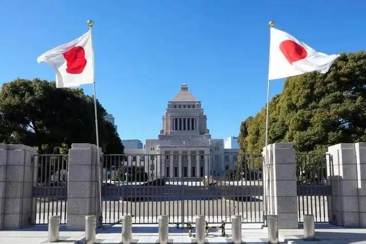 日本目前已经走投无路了，日本是时候考虑如何向中国道歉与让步了，但是从中国政府目前