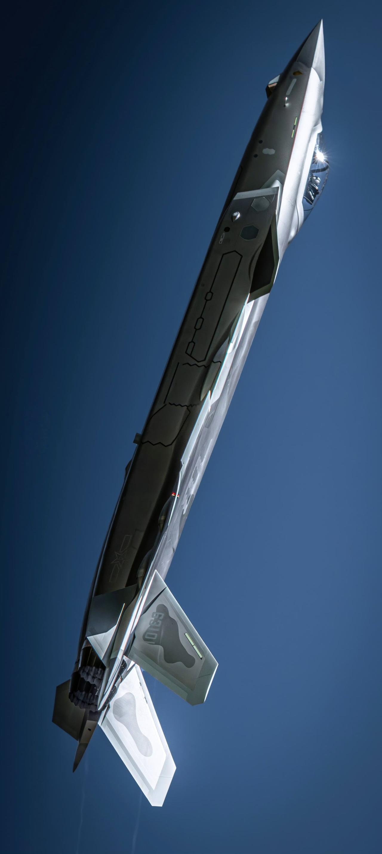 上年分享一张国产战斗机高清壁纸，成飞的杰作……
战斗机