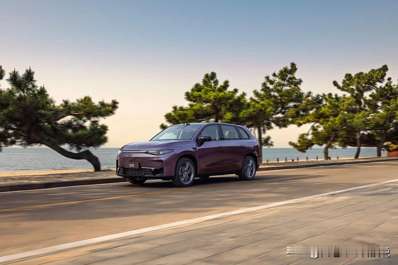 每天通勤两小时，零跑 C10 和深蓝 S05 哪个更轻松？

每天上下班来回近6