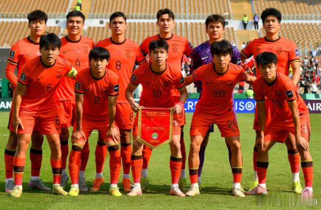 媒体人：U23国足冲入四强，这就是安东尼奥的丑陋和神奇1月18日讯 中国U23击