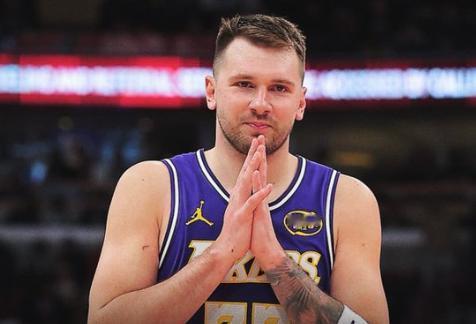 契奇生涯第22次砍下45+，超过了NBA历史上99.7%的球员，来看看剩下的0.