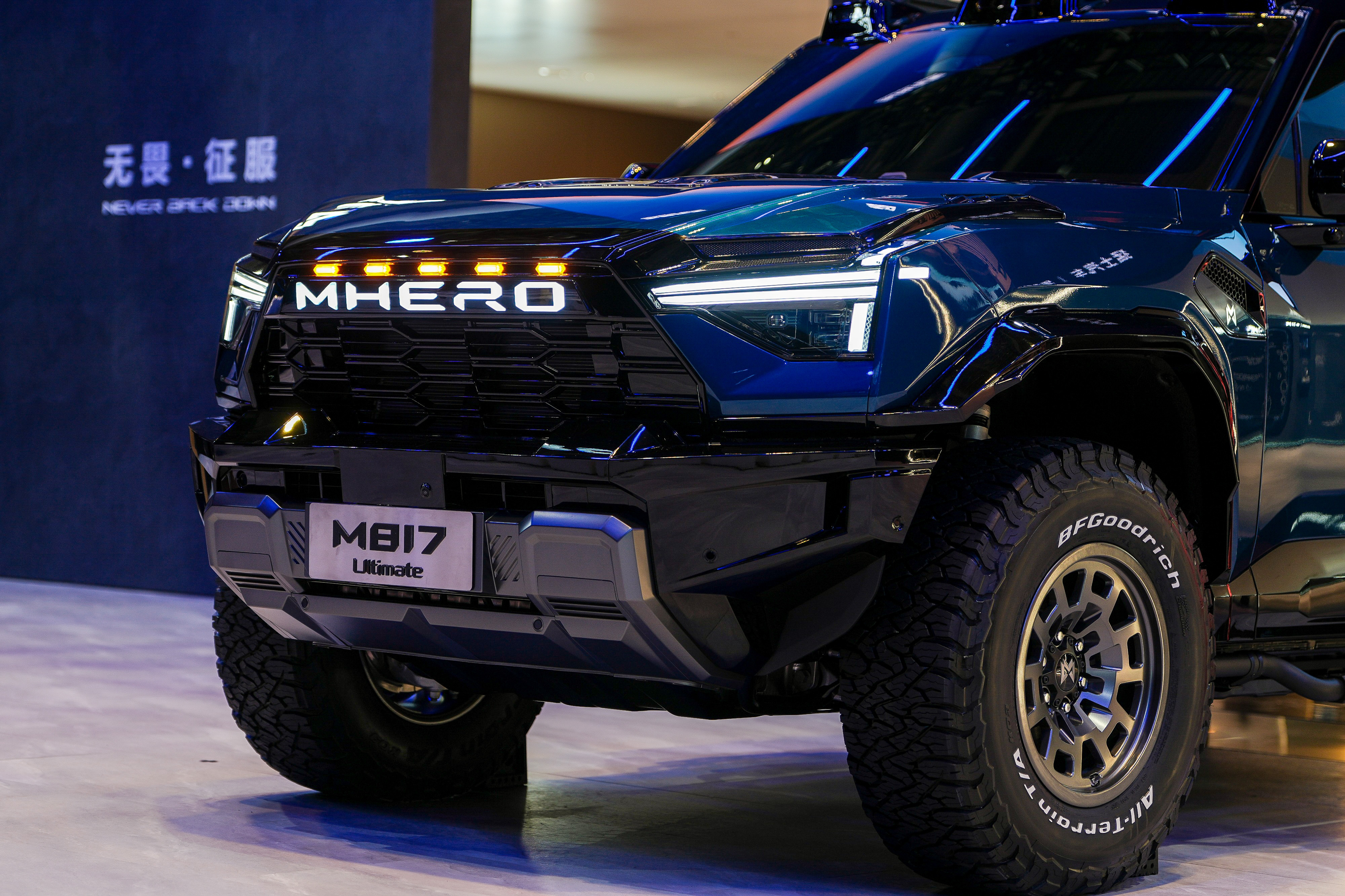 2026北京车展猛士展台今年想明白了一件事：硬派越野的竞争，早就不在越野本身了。