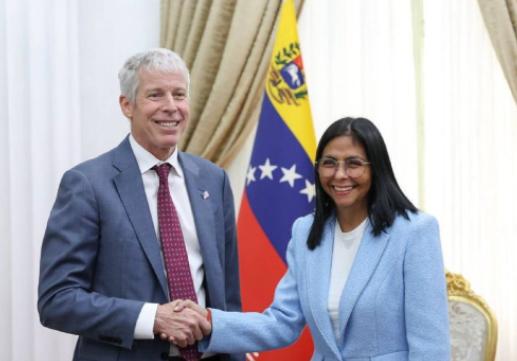 这才是一箭双雕，委内瑞拉代总统罗德里格斯，以叛国罪、间谍罪、泄露国家机密，以及失