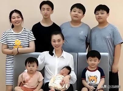 她嫁给了一个北京大学的高材生，就给丈夫使劲生孩子，连续要了7个孩子，还说自己的丈