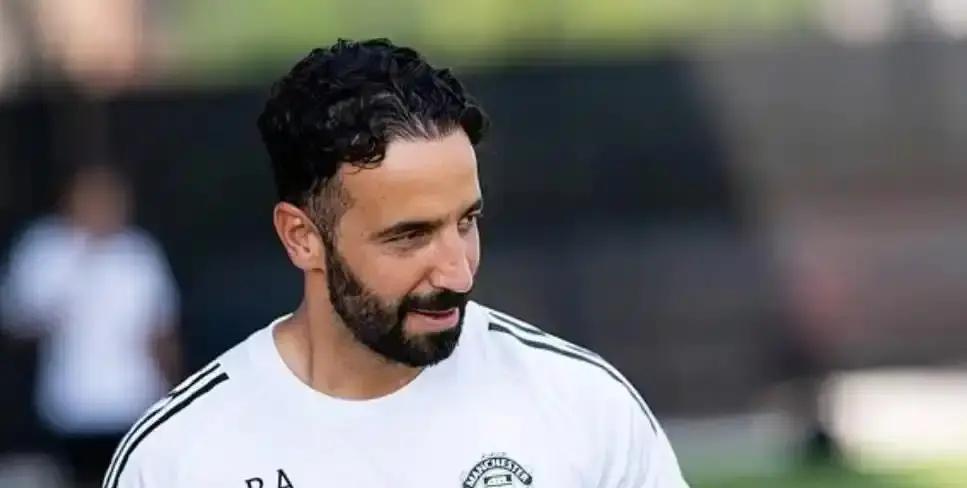 曼联赢球，竟偷用NASA技术养伤？
 
利桑德罗后撤7.3米，向前传球飙到68%