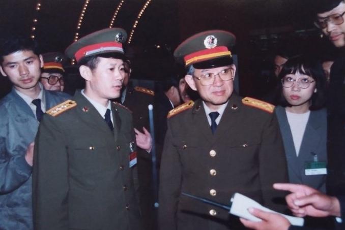 总政治部主任于永波视察部队罕见照片。于永波是辽宁瓦房店人，1993年晋升上将！老
