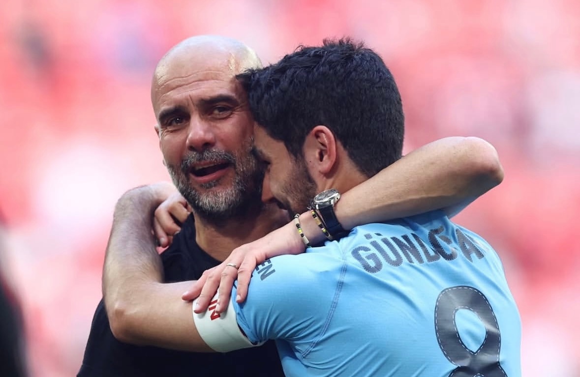 京多安：有一次我和一个朋友待在一起，突然想起今天是佩普的生日，我朋友提议说我们送