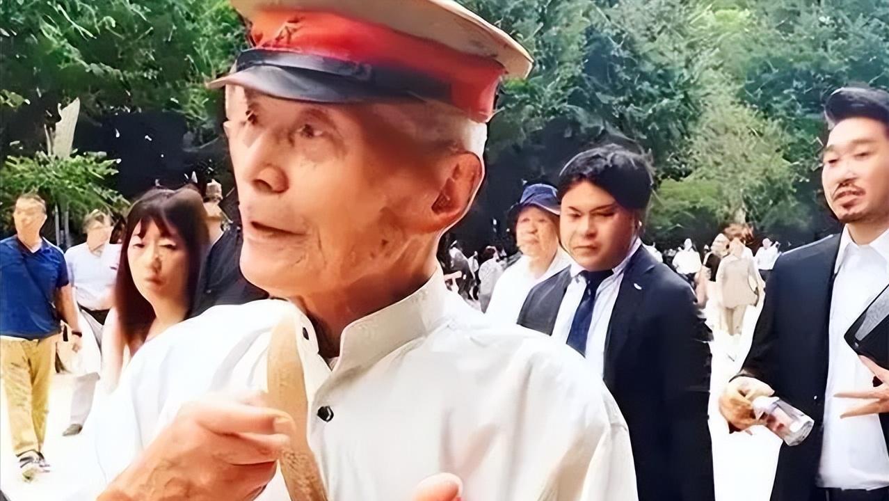九旬日本退伍老兵松本还想打中国？被问为何执着，他曾说出了3个令人脊背发凉的理由！