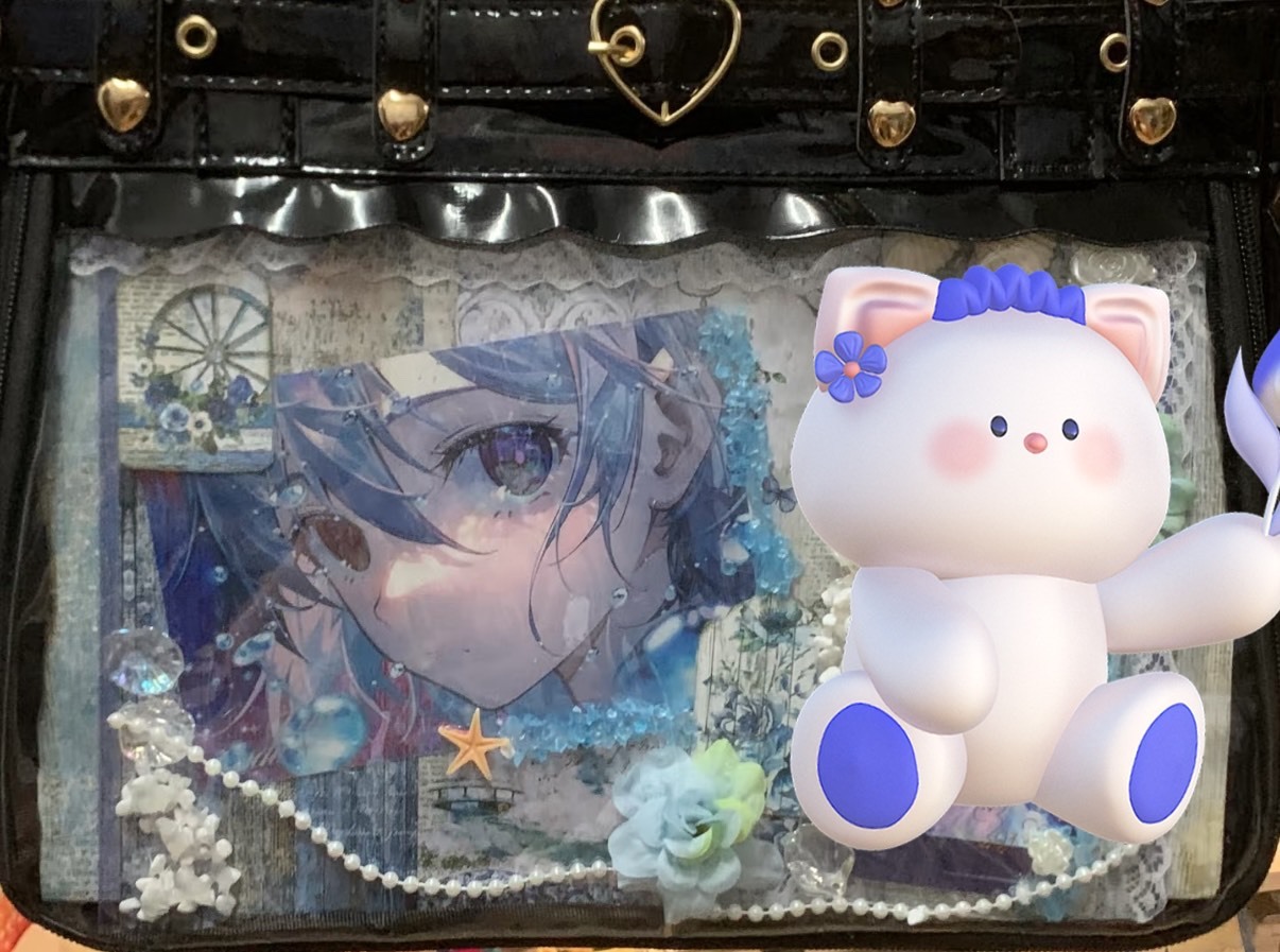 天猫618Fun星派对缟纻带着热乎扎出的洛天依痛包前来参赛！！！世界第一吃货殿下