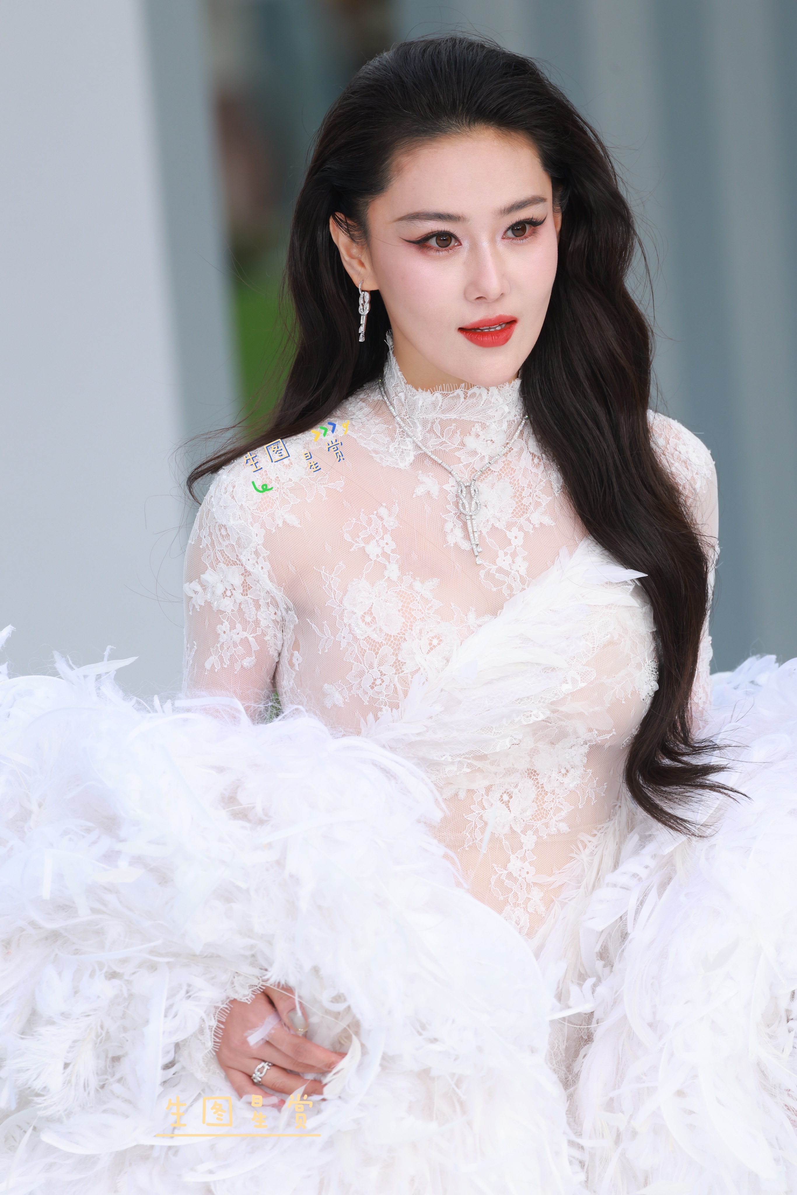 张馨予ELLE红毯生图好久不见，出场即惊艳[哇]张馨予出场秒了🫧ELLE风尚大