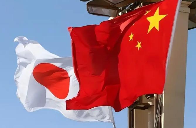中日如果真的开战，可千万别盲目自信！中国经济总量已超日本多倍，军事现代化步伐加快