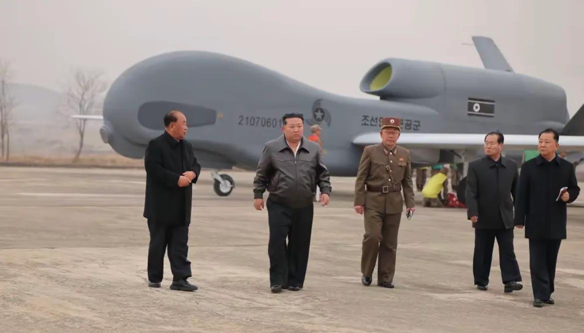 “大国重器”，将军开始玩起鹰来了！韩国媒体开始恐慌了！

近日，朝鲜罕见曝光了自