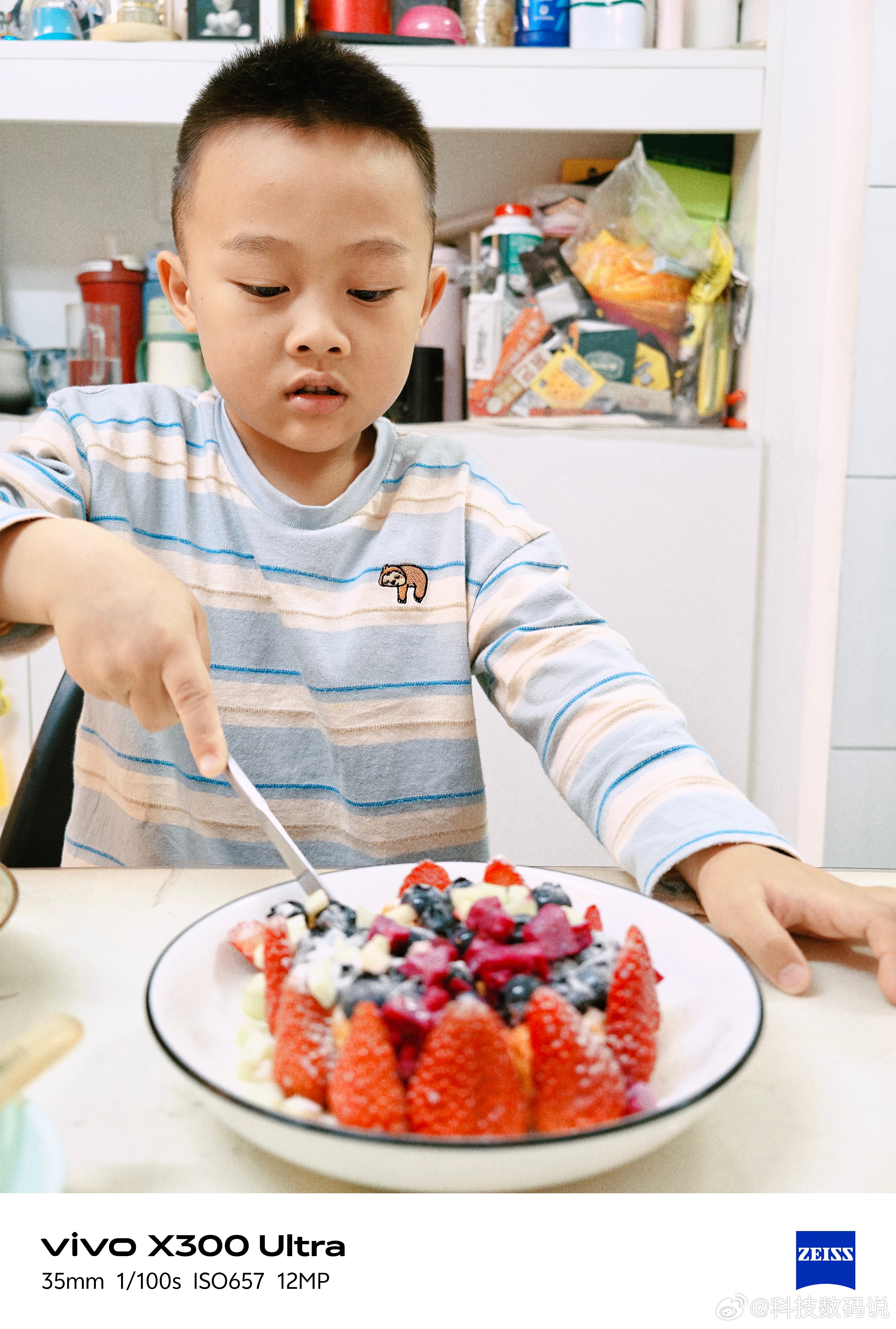 哥哥为了做红薯蛋糕特意再给弟弟过个生日