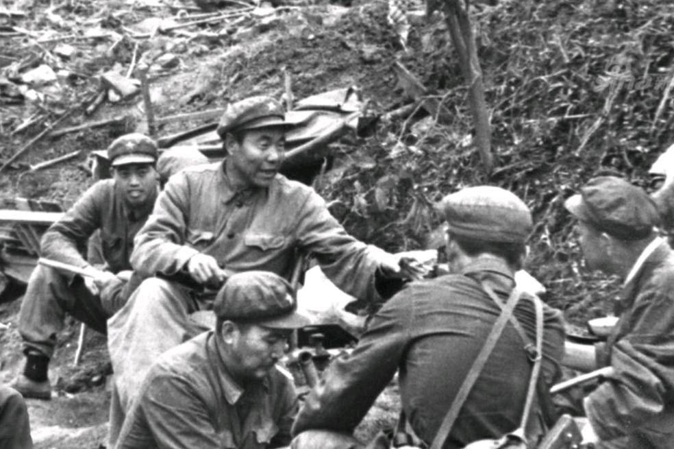 这人叫隆美兰。1979年，我军猛攻越南一个高地，冲了三次，三次都被打了回来。
指