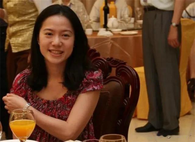 翁帆，真是太聪明了。

翁帆过去20年不断学习，获得两个博士学位并出版书籍，展现