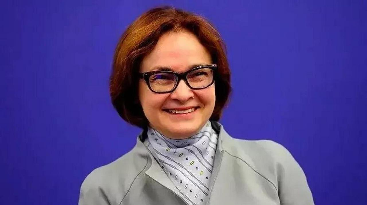 普京背后高人终于浮出水面，俄罗斯能坚持这么久，有人说是中国、伊朗支持，其实都不是